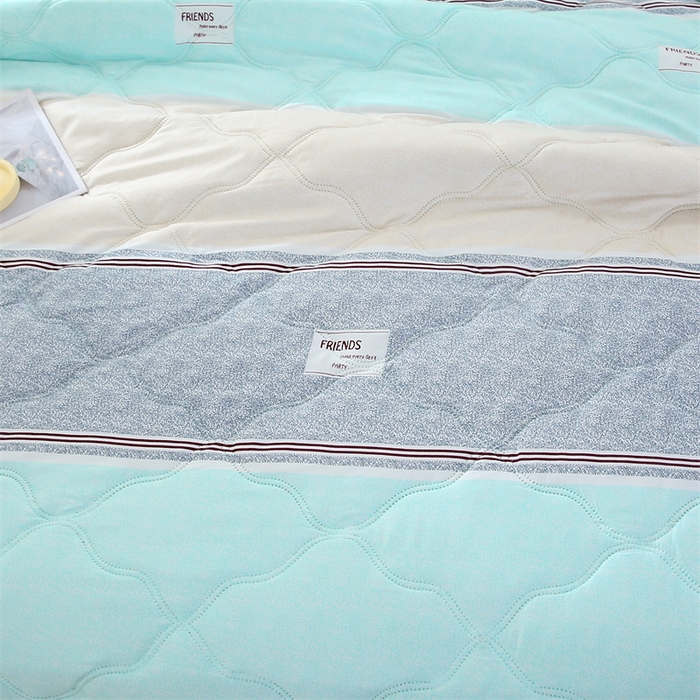 91家纺网 家纺一手货源 找家纺 爱派 2024直播爆款印花水洗棉夏被夏凉被空调被被子被芯 简约条纹