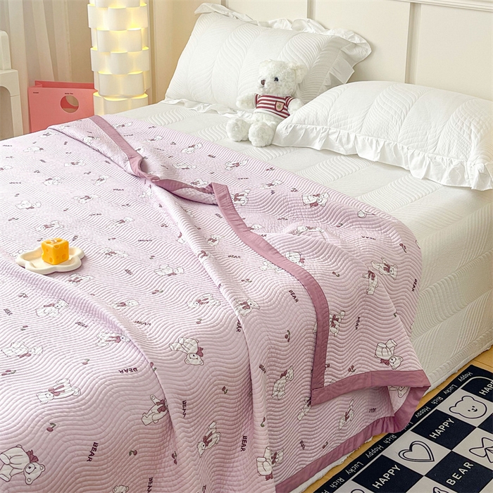 91家纺网 家纺一手货源 找家纺 OL家纺 2024新款单品天丝双面直角床盖 乖乖熊-粉