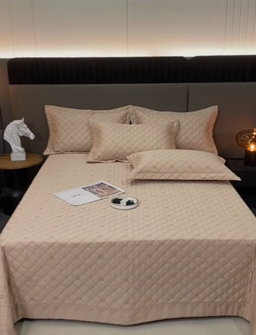 91家纺网 家纺一手货源 找家纺 OL家纺  2023新款单品天丝纯色床盖 驼色