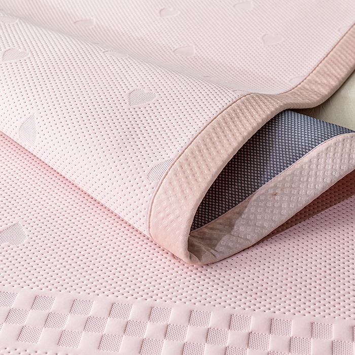 91家纺网 家纺一手货源 找家纺 （总）青雅席业 2025新款爱心PE材质凉感丝豆豆席小清新素色无印风凉席