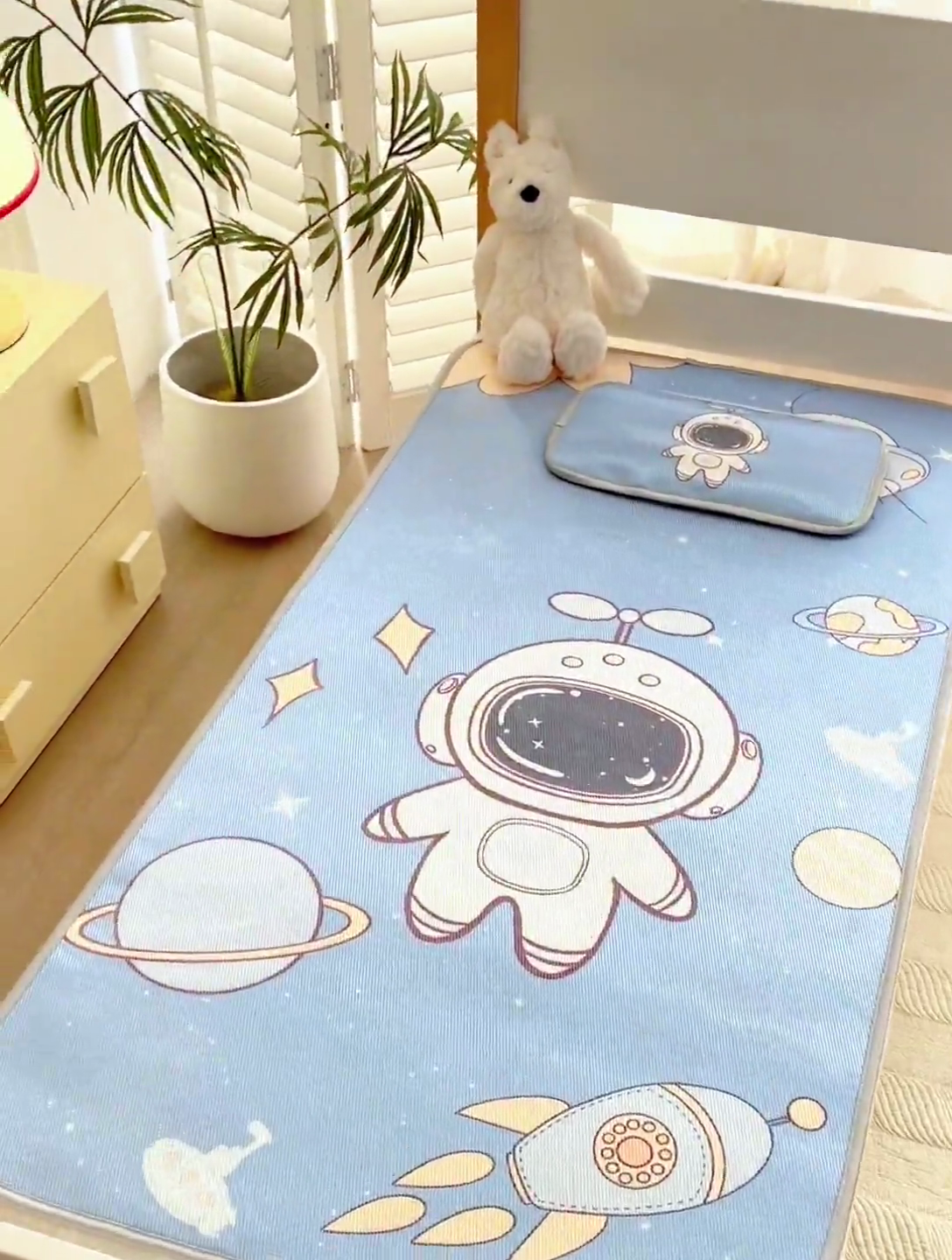 91家纺网 家纺一手货源 找家纺 欣品希家纺 2024新款A类冰丝印花儿童凉席三件套 宇航员