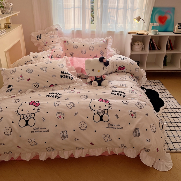 91家纺网 家纺一手货源 找家纺 三朵 2024年全棉白色花边三丽鸥系列四件套 花边-字母KT