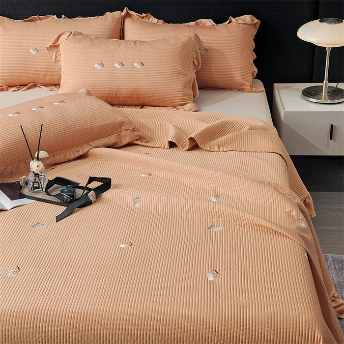 91家纺网 家纺一手货源 找家纺 2024新款OL家纺樱桃物语双面天丝三件套 栗咖