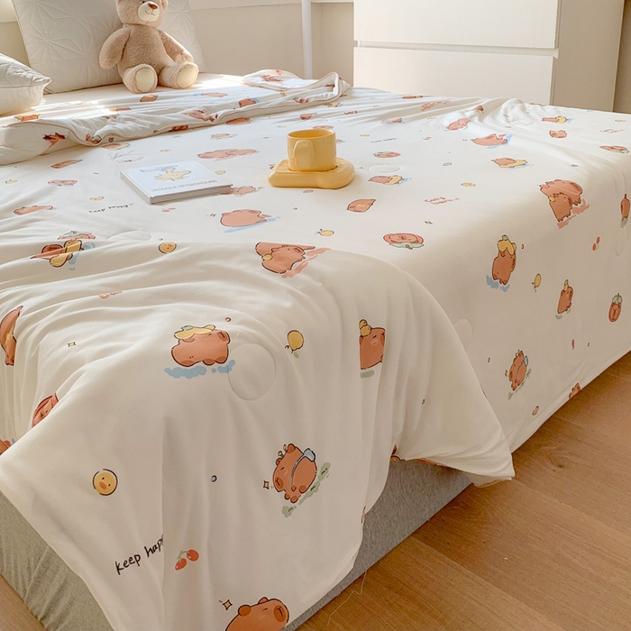 91家纺网 家纺一手货源 找家纺 澳萝拉 2024新款A类针织印花夏被 卡皮巴拉