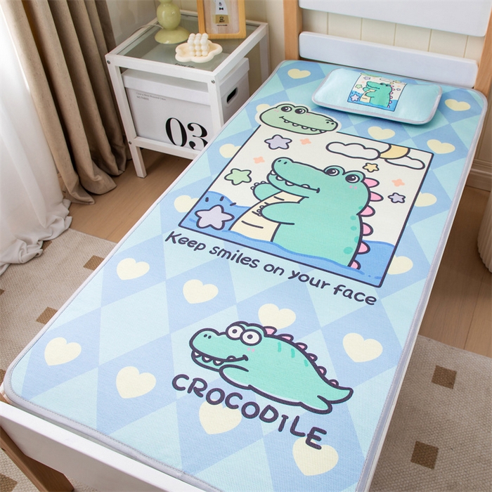 91家纺网 家纺一手货源 找家纺 欣品希家纺 2024新款A类冰丝印花儿童凉席三件套 小鳄鱼