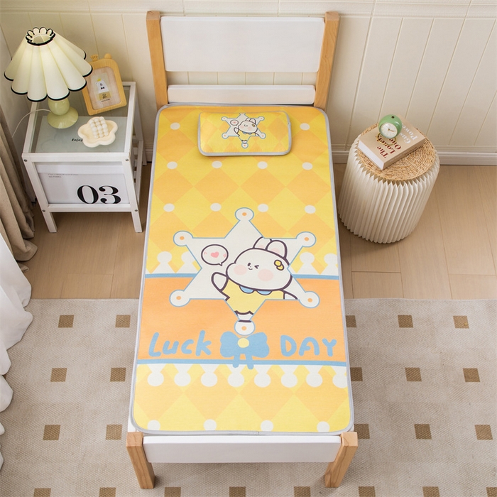 91家纺网 家纺一手货源 找家纺 欣品希家纺 2024新款A类冰丝印花儿童凉席三件套 幸运兔