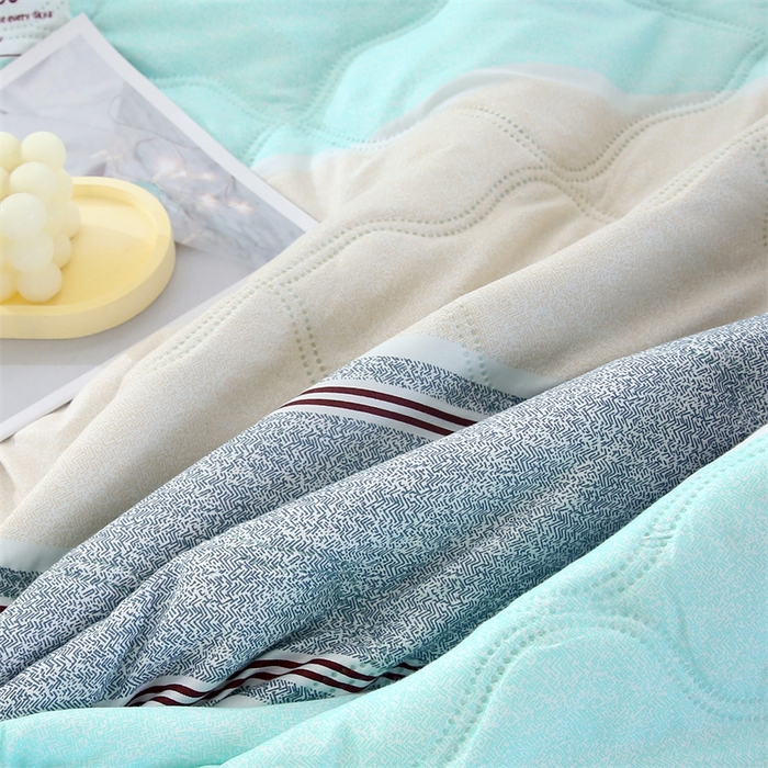 91家纺网 家纺一手货源 找家纺 爱派 2024直播爆款印花水洗棉夏被夏凉被空调被被子被芯 简约条纹