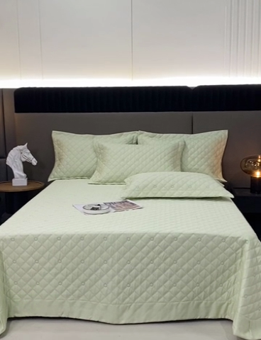 91家纺网 家纺一手货源 找家纺 OL家纺  2023新款单品天丝纯色床盖 浅绿