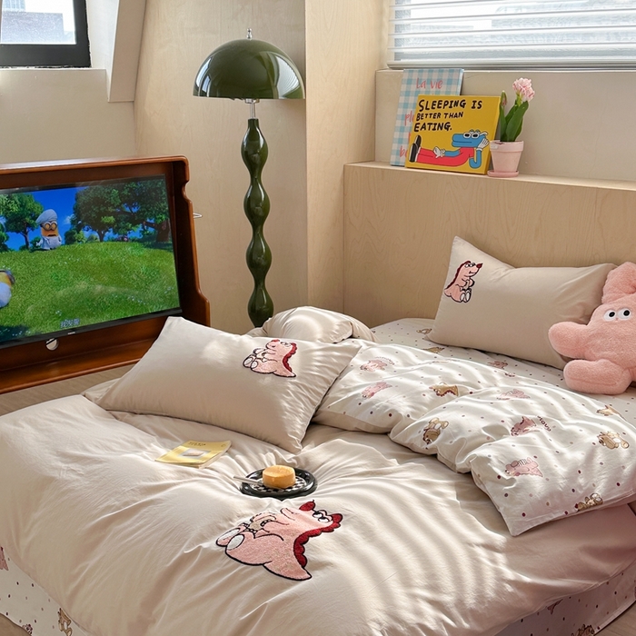 91家纺网 家纺一手货源 找家纺 柚子YOUTH 2024新款40支全棉水洗棉印+绣跑量款四件套 恐龙