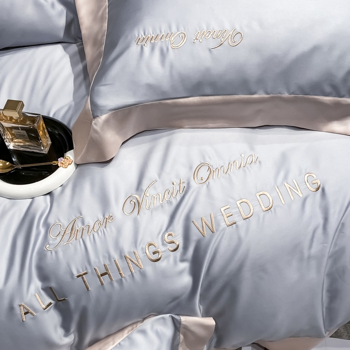 91家纺网 家纺一手货源 找家纺 优悦生活馆 2024新款永恒款冰丝刺绣四件套-风格二 永恒-银灰