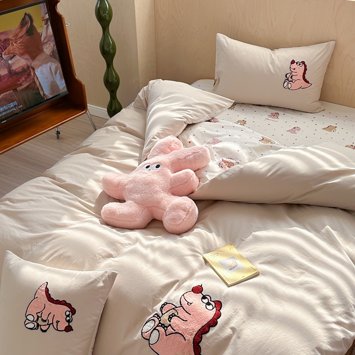 91家纺网 家纺一手货源 找家纺 柚子YOUTH 2024新款40支全棉水洗棉印+绣跑量款四件套 恐龙