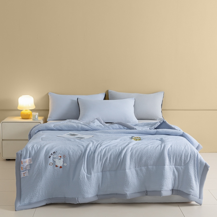 91家纺网 家纺一手货源 找家纺 梦初语 2024新款泡泡棉解压小气囊夏被 蓝色