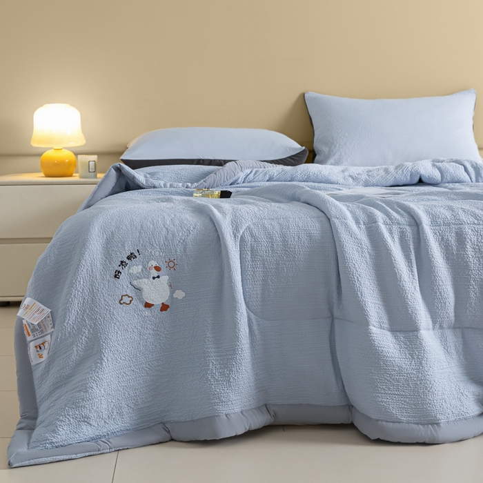 91家纺网 家纺一手货源 找家纺 梦初语 2024新款泡泡棉解压小气囊夏被 蓝色