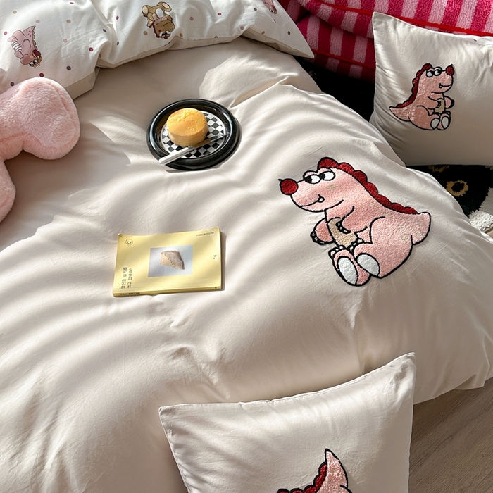 91家纺网 家纺一手货源 找家纺 柚子YOUTH 2024新款40支全棉水洗棉印+绣跑量款四件套 恐龙