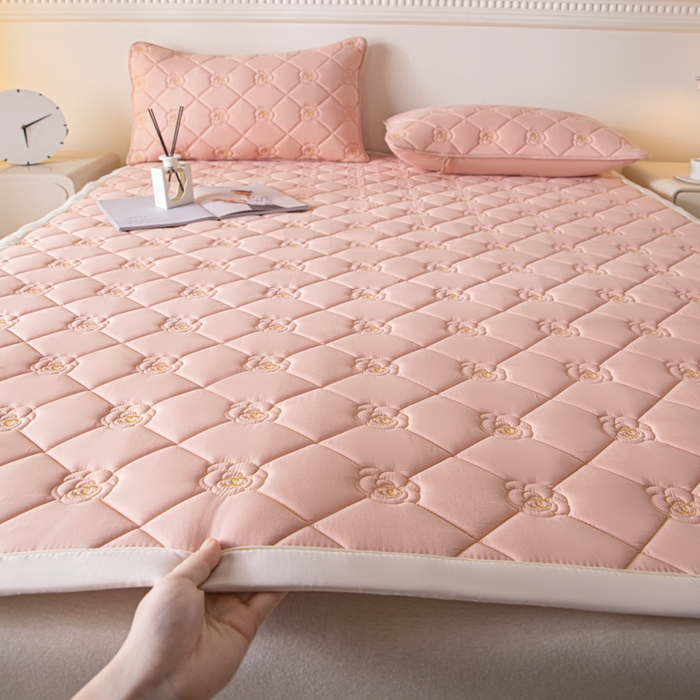 91家纺网 家纺一手货源 找家纺 鑫钰 2024新款A类原棉大豆抗菌床护垫-花语 花语-豆沙粉