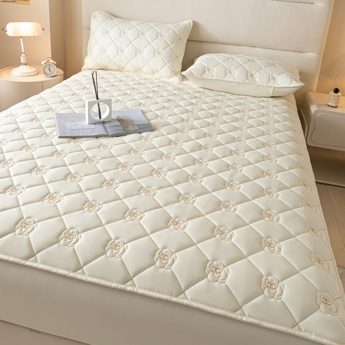 91家纺网 家纺一手货源 找家纺 鑫钰 2024新款A类原棉大豆夹棉床笠-花语 花语-简约白