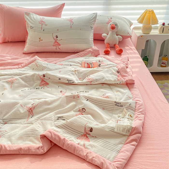 91家纺网 家纺一手货源 找家纺 可思家纺 2024新款A类泡泡纱夏被四件套 精灵之舞