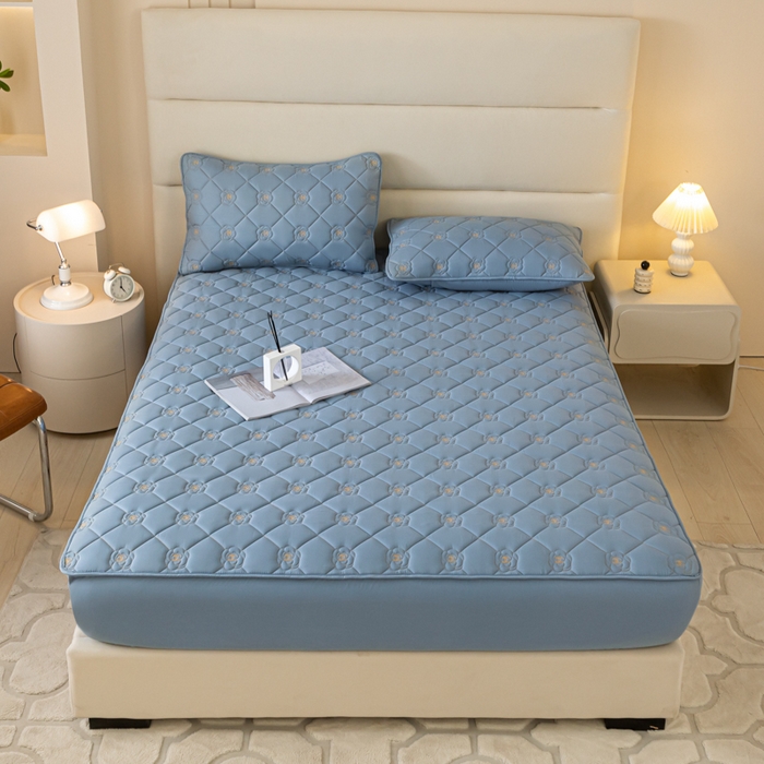 91家纺网 家纺一手货源 找家纺 鑫钰 2024新款A类原棉大豆夹棉床笠-花语 花语-宾利蓝