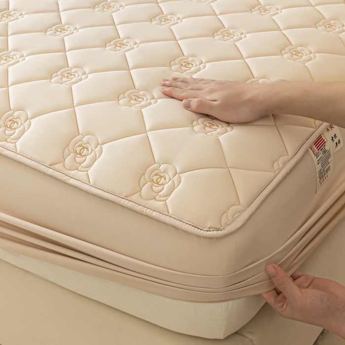 91家纺网 家纺一手货源 找家纺 鑫钰 2024新款A类原棉大豆夹棉床笠-花语 花语-香槟驼