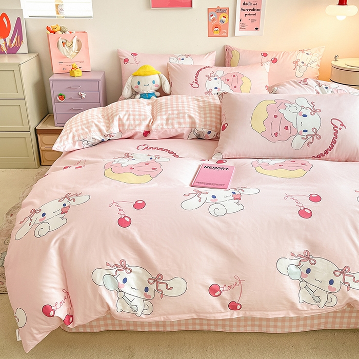 91家纺网 家纺一手货源 找家纺 桃子家居 2024新款三丽鸥正版授权全棉卡通系列四件套 棉三丽鸥-奶油甜心玉桂狗