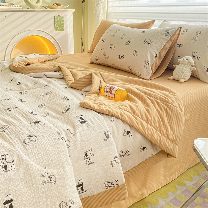 91家纺网 家纺一手货源 找家纺 可思家纺 2024新款A类泡泡纱夏被四件套 狗狗派对