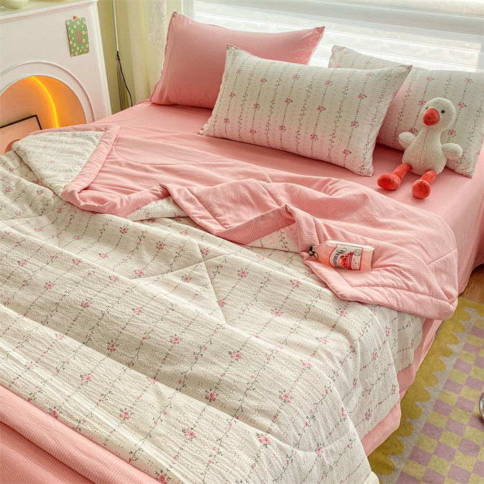 91家纺网 家纺一手货源 找家纺 可思家纺 2024新款A类泡泡纱夏被四件套 如梦花季