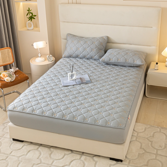 91家纺网 家纺一手货源 找家纺 鑫钰 2024新款A类原棉大豆夹棉床笠-花语 花语-雅致灰