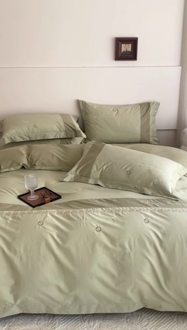 91家纺网 家纺一手货源 找家纺 艾莱家纺 2024新款A类全棉长绒棉加厚刺绣+宽边+撞色拼接四件套--春恋系列 春恋-茶香绿