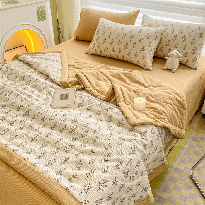 91家纺网 家纺一手货源 找家纺 可思家纺 2024新款A类泡泡纱夏被四件套 浅浅花漾