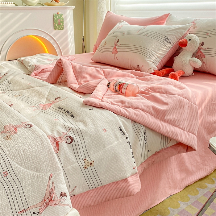 91家纺网 家纺一手货源 找家纺 可思家纺 2024新款A类泡泡纱夏被四件套 精灵之舞