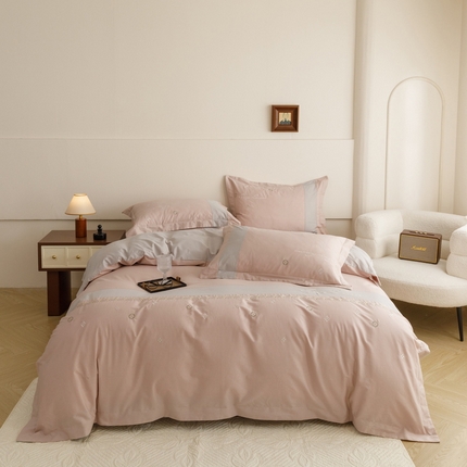 艾莱家纺 2024新款A类全棉长绒棉加厚刺绣+宽边+撞色拼接四件套--春恋系列 春恋-藕粉色