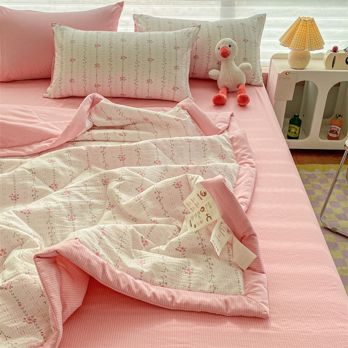 91家纺网 家纺一手货源 找家纺 可思家纺 2024新款A类泡泡纱夏被四件套 如梦花季