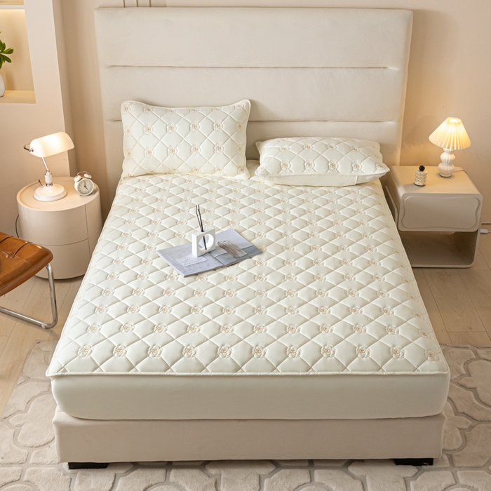 91家纺网 家纺一手货源 找家纺 鑫钰 2024新款A类原棉大豆夹棉床笠-花语 花语-简约白