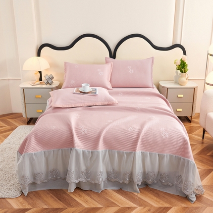 91家纺网 家纺一手货源 找家纺 宜派家纺 2024新款雪花冷感席三件套床单式床裙款 樱花-粉