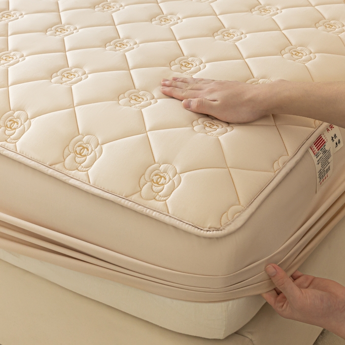 91家纺网 家纺一手货源 找家纺 鑫钰 2024新款A类原棉大豆夹棉床笠-花语 花语-香槟驼