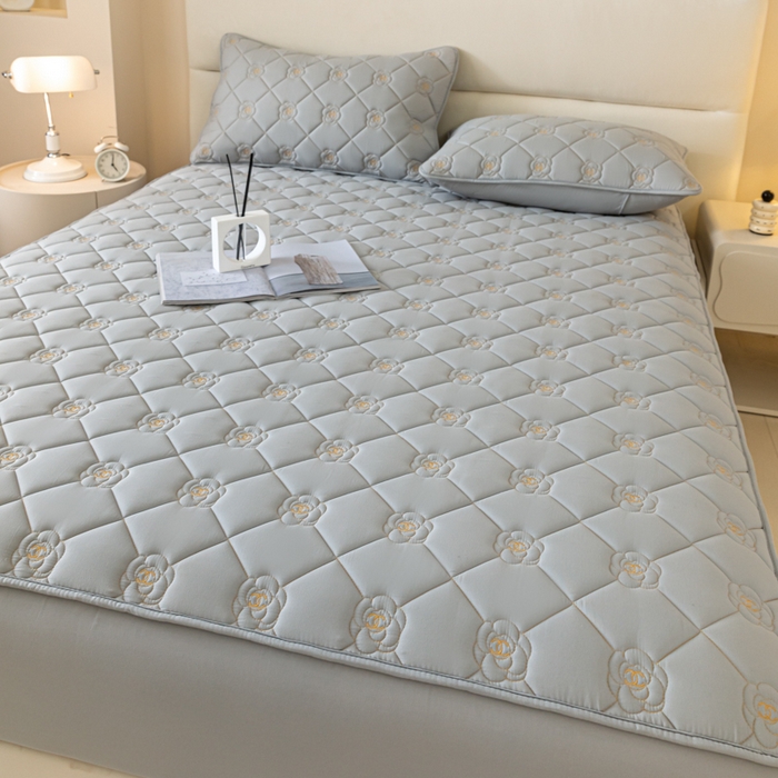 91家纺网 家纺一手货源 找家纺 鑫钰 2024新款A类原棉大豆夹棉床笠-花语 花语-雅致灰