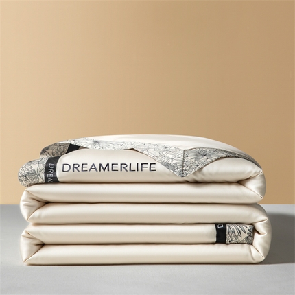 91家纺网 家纺一手货源 找家纺 笙意家纺 2025新款冰丝宽边款夏被-克里斯汀系列 克里斯汀-奶昔白+奶茶