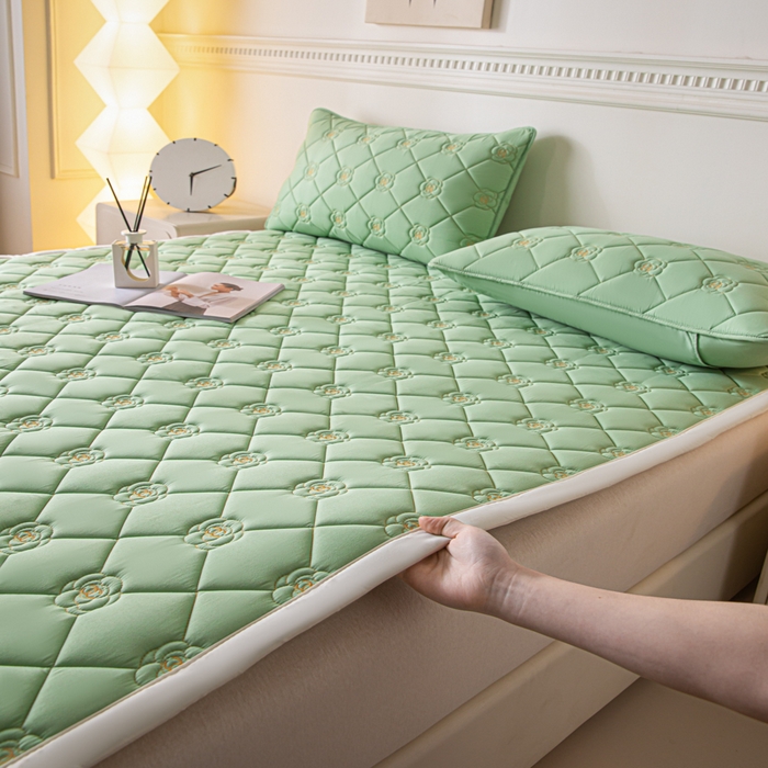 91家纺网 家纺一手货源 找家纺 鑫钰 2024新款A类原棉大豆抗菌床护垫-花语 花语-时尚绿