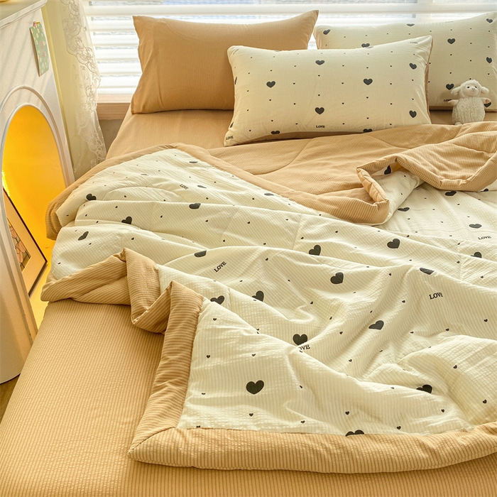 91家纺网 家纺一手货源 找家纺 可思家纺 2024新款A类泡泡纱夏被四件套 心之韵律