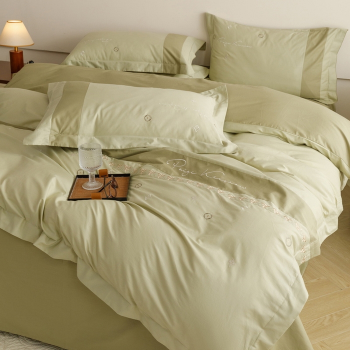 91家纺网 家纺一手货源 找家纺 艾莱家纺 2024新款A类全棉长绒棉加厚刺绣+宽边+撞色拼接四件套--春恋系列 春恋-茶香绿