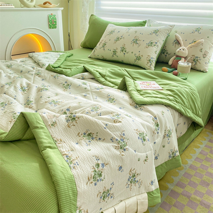 91家纺网 家纺一手货源 找家纺 可思家纺 2024新款A类泡泡纱夏被四件套 花园小兔