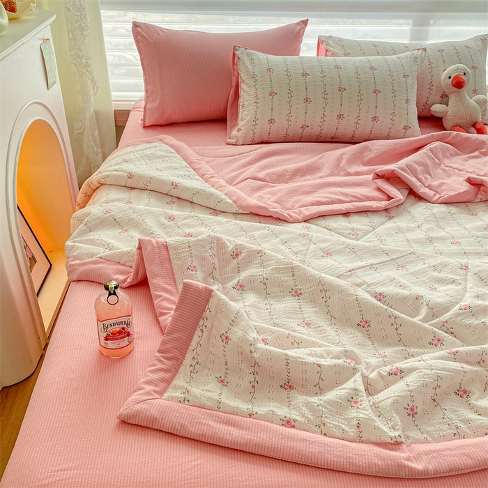 91家纺网 家纺一手货源 找家纺 可思家纺 2024新款A类泡泡纱夏被四件套 如梦花季