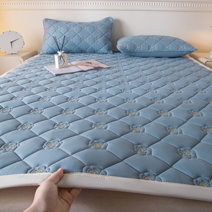 鑫钰 2024新款A类原棉大豆抗菌床护垫-花语 花语-宾利蓝