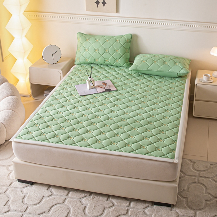 91家纺网 家纺一手货源 找家纺 鑫钰 2024新款A类原棉大豆抗菌床护垫-花语 花语-时尚绿