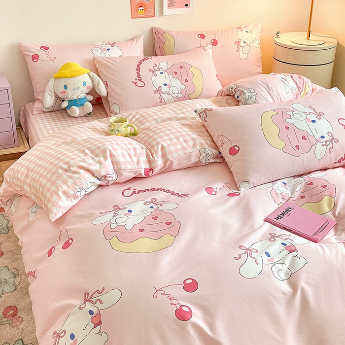 91家纺网 家纺一手货源 找家纺 桃子家居 2024新款三丽鸥正版授权全棉卡通系列四件套 棉三丽鸥-奶油甜心玉桂狗