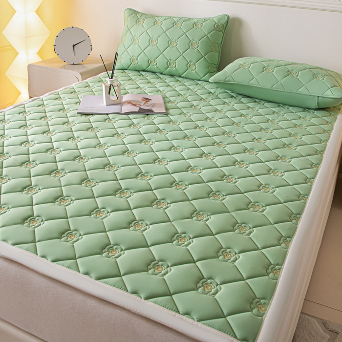 91家纺网 家纺一手货源 找家纺 鑫钰 2024新款A类原棉大豆抗菌床护垫-花语 花语-时尚绿