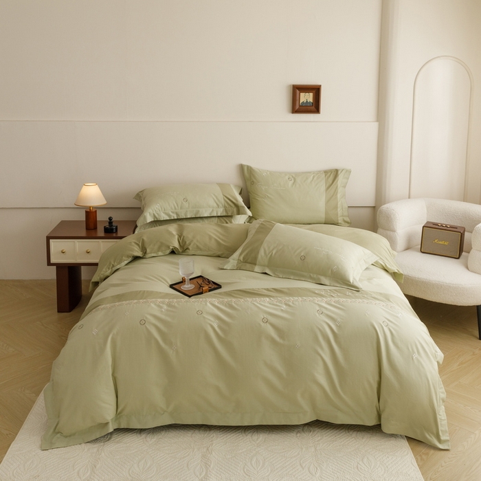 91家纺网 家纺一手货源 找家纺 艾莱家纺 2024新款A类全棉长绒棉加厚刺绣+宽边+撞色拼接四件套--春恋系列 春恋-茶香绿