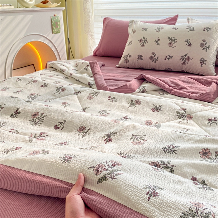 91家纺网 家纺一手货源 找家纺 可思家纺 2024新款A类泡泡纱夏被四件套 幽香