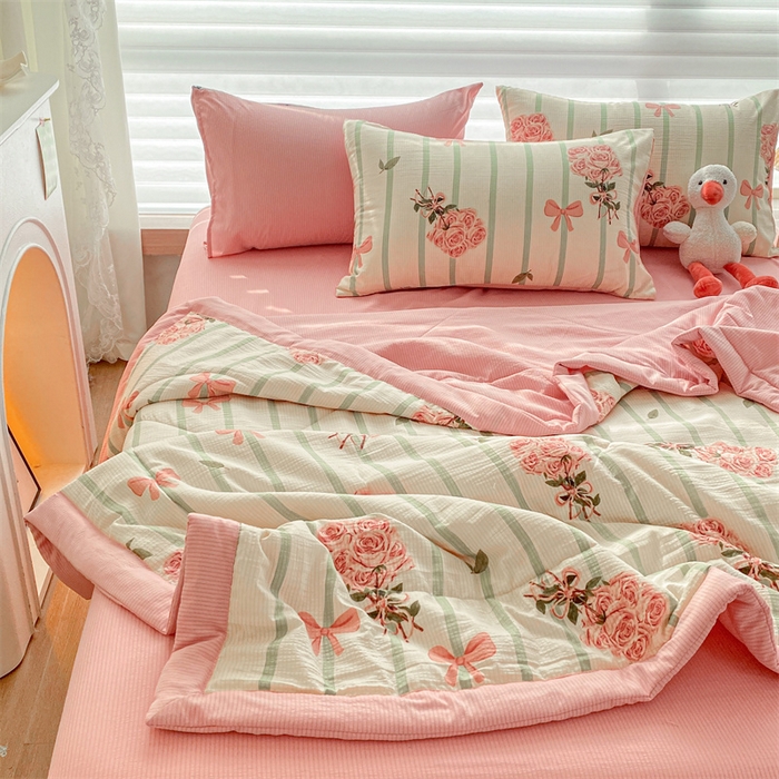 91家纺网 家纺一手货源 找家纺 可思家纺 2024新款A类泡泡纱夏被四件套 浪漫蝴蝶结