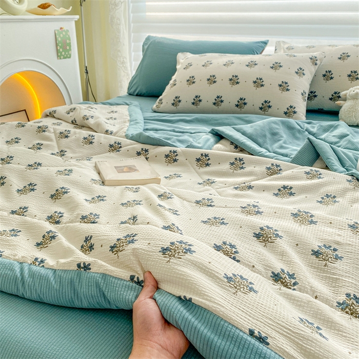 91家纺网 家纺一手货源 找家纺 可思家纺 2024新款A类泡泡纱夏被四件套 月婉花庭